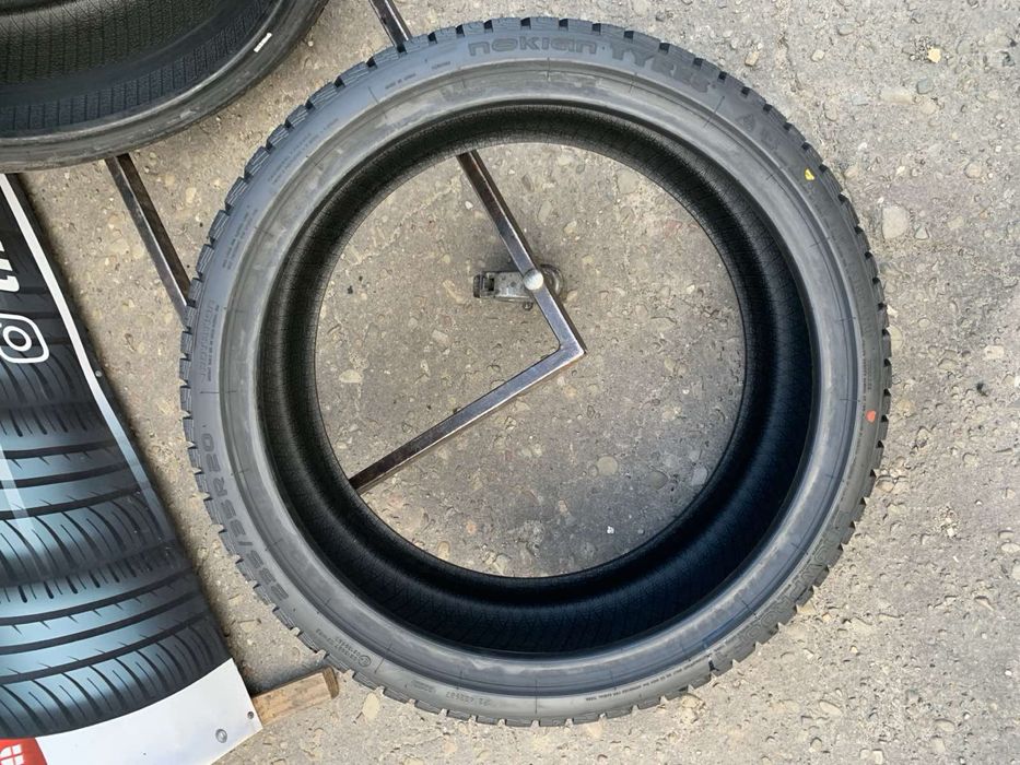 Шини нові 235/35 R20 Nokian зима, нові 2023р