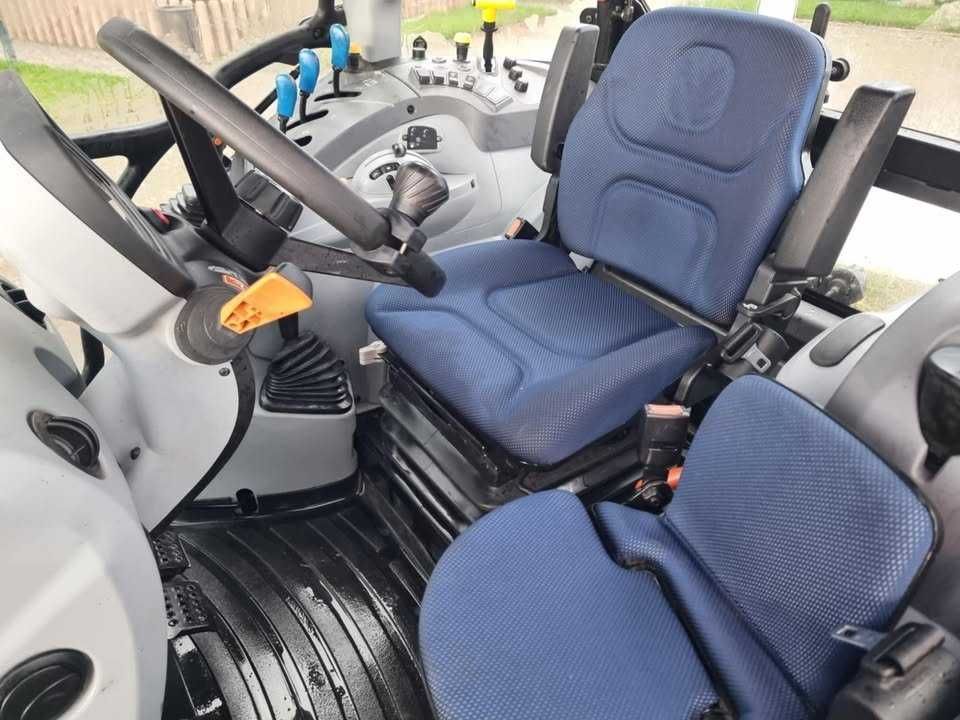 Trator New Holland t5.105 com 1040 horas - Usado