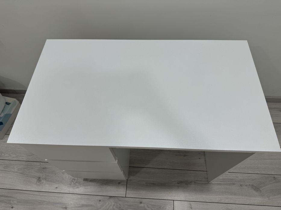 Комп’ютерний стіл