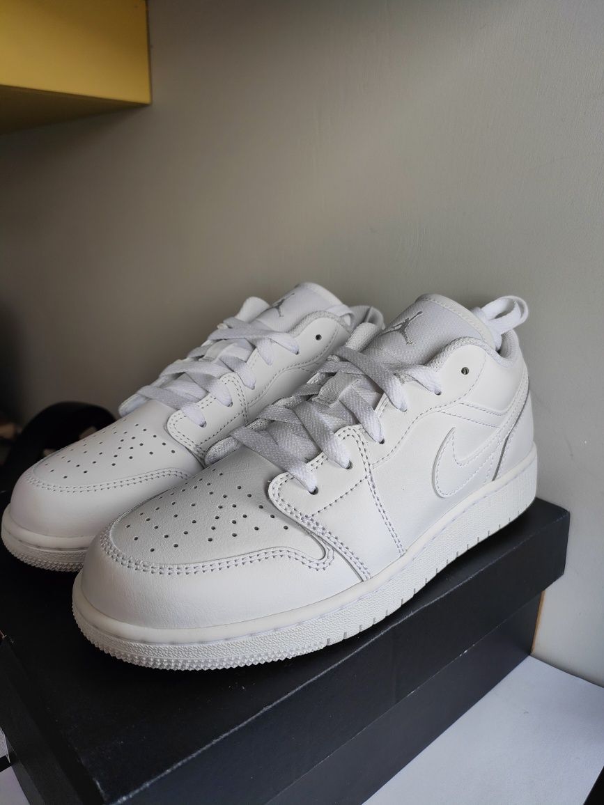 Buty Nike air jordan 1 low triple white białe 38
