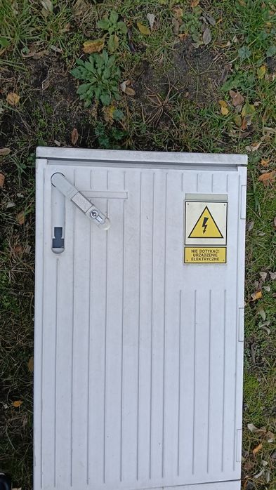 Rozdzielnica  budowlana skrzynka z fundamentem