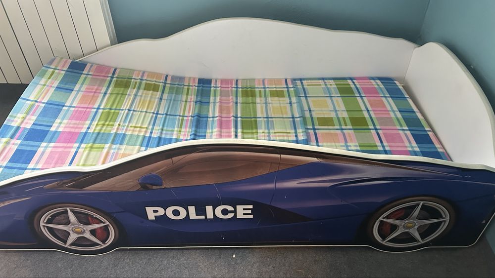 Łóżko z materacem policyjne