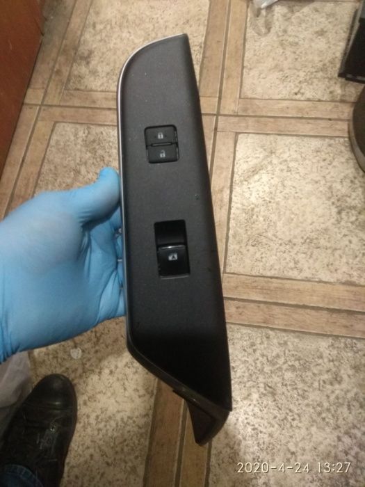 Накладка передней ручки с кнопкой стеклоподъёмника Toyota Camry 55 USA