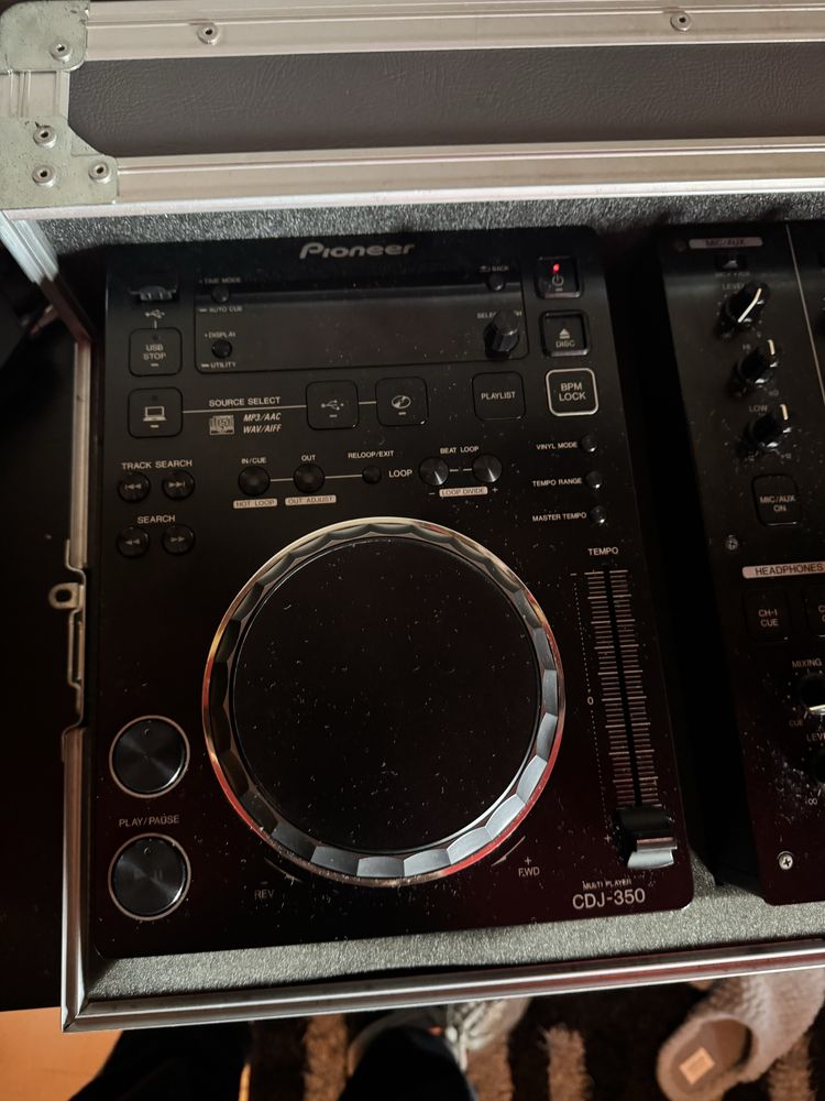 Comjunto cdj 350, mesa djm 350 e mala
