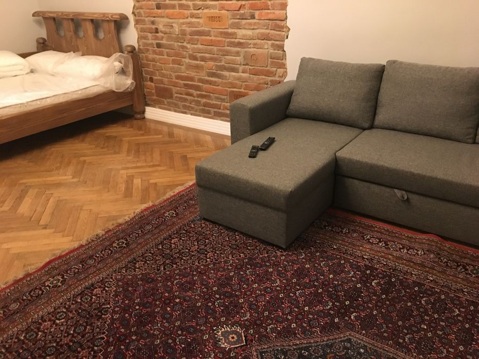 Шукаю дівчинку на підселення в однокімнатну квартиру