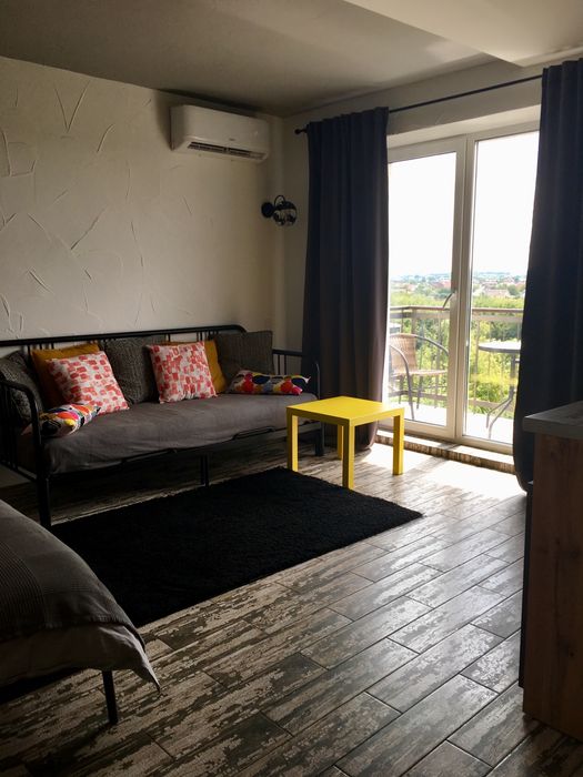 Затишна квартира з гарним виглядом на озеро