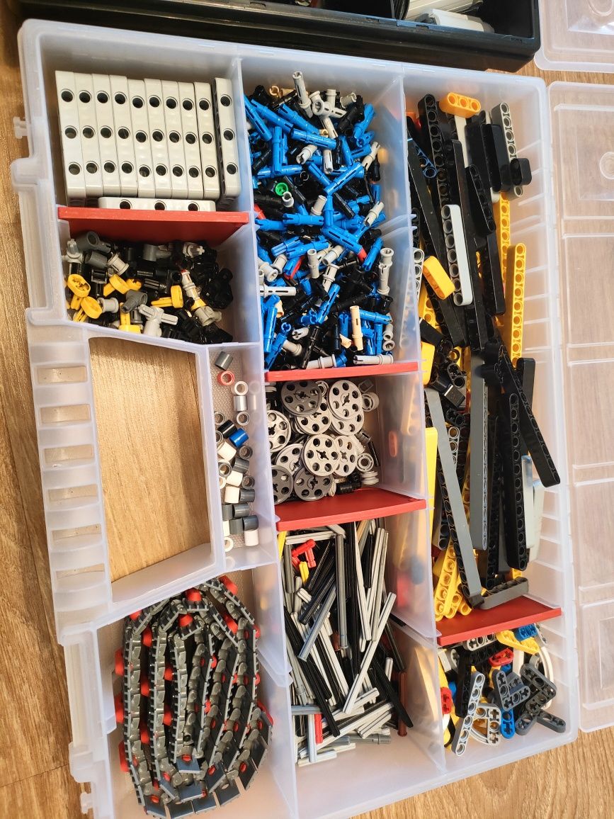 LEGO technic mix + silniki zdalnie sterowane