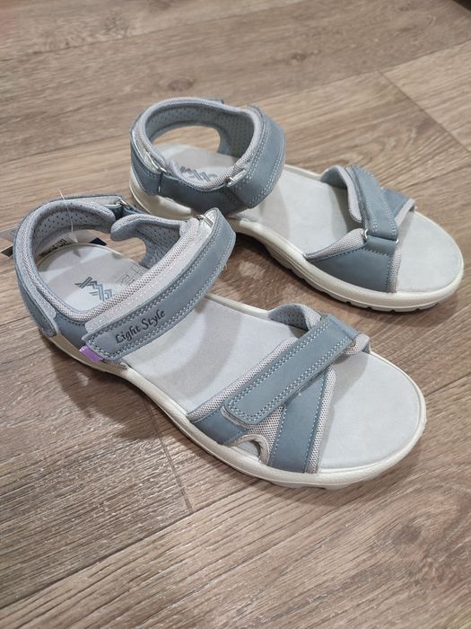 Продам босоножки / 39р /  новые с биркой