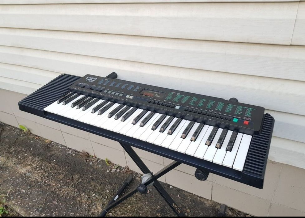 Синтезатор Yamaha PSR-7 +1/ CASIO CT-395,  на 49 клавіш, б/у