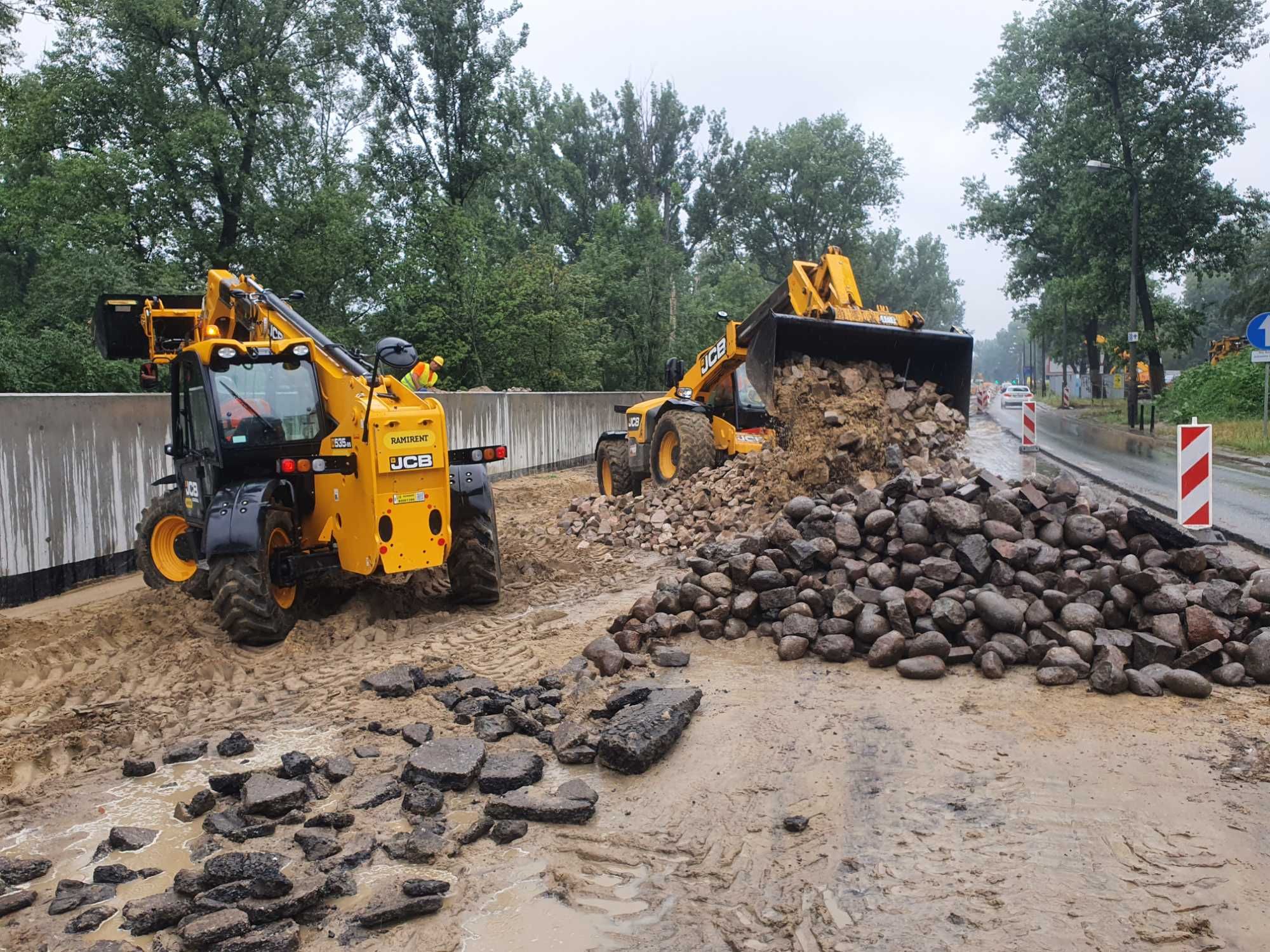 Usługi ładowarką teleskopowa JCB 542-70 rozladunek prace ziemne firmy