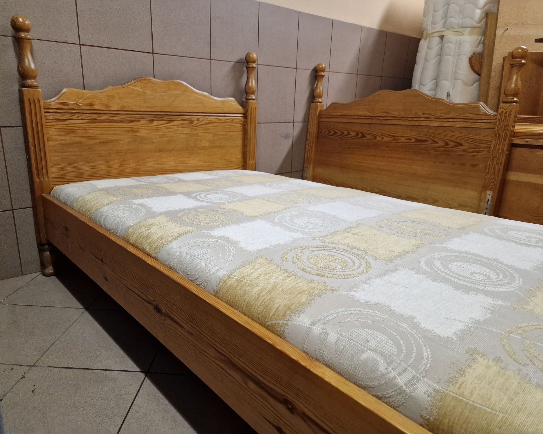 Łóżko drewniane z materacem 210x110