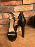 Guess - Szpilki rozmiar 37