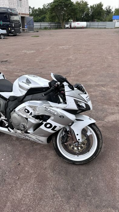 Honda cbr 1000rr присутній торг