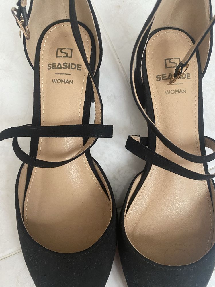 Sapato preto salto baixo - como novo