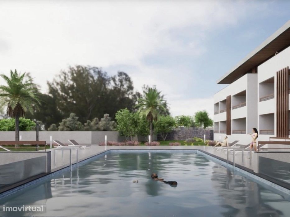 T1 novo no prédio com a piscina