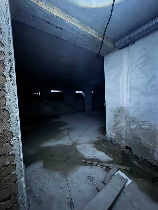 Продається комерційне приміщення вільного призначення в центрі!