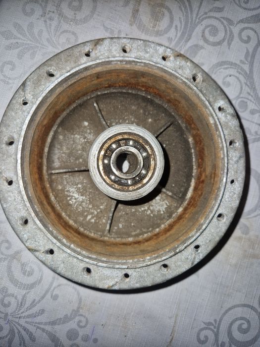 Piasta koła przód wsk 125 175