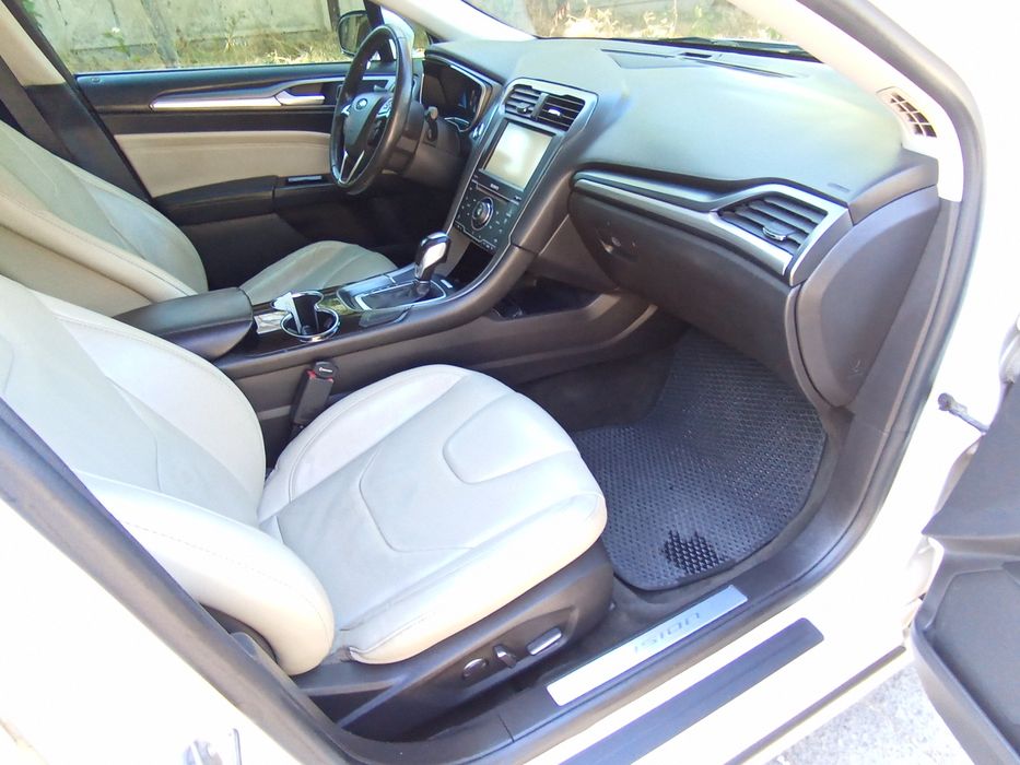 Ford fusion hybrid titanium 2015