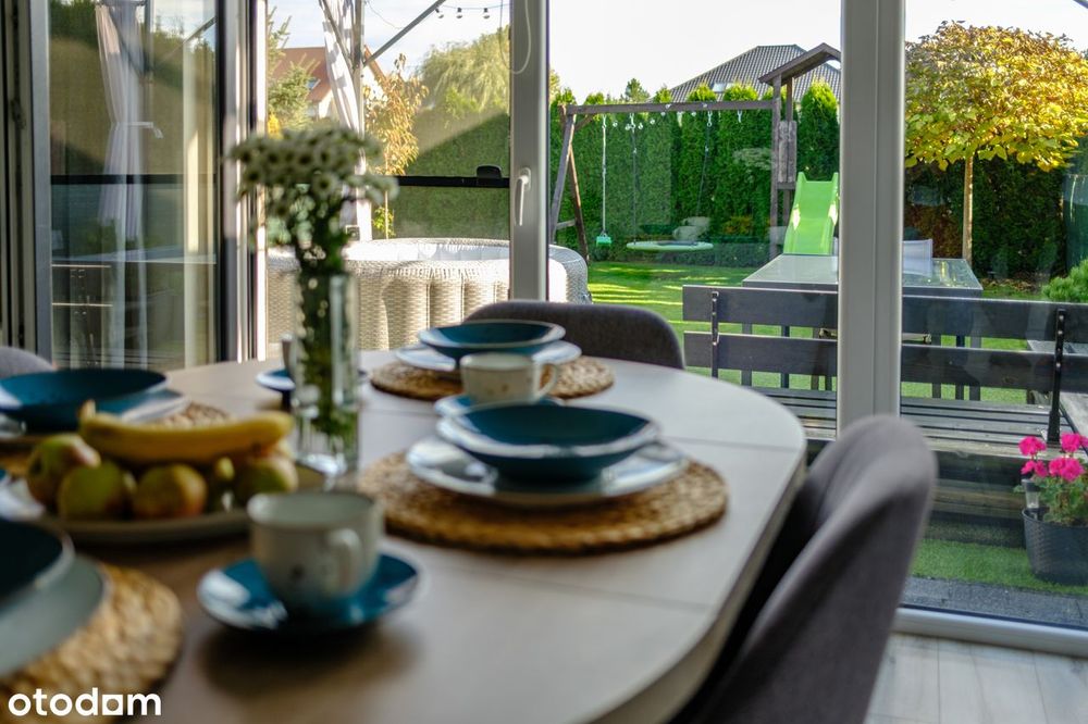 Nowoczesny bliźniak z pięknym ogrodem w spokojnej okolicy