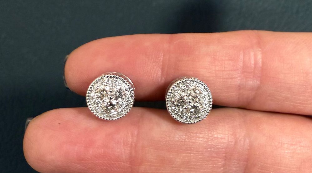 Розкішні сережки пусети біле золото та діаманти