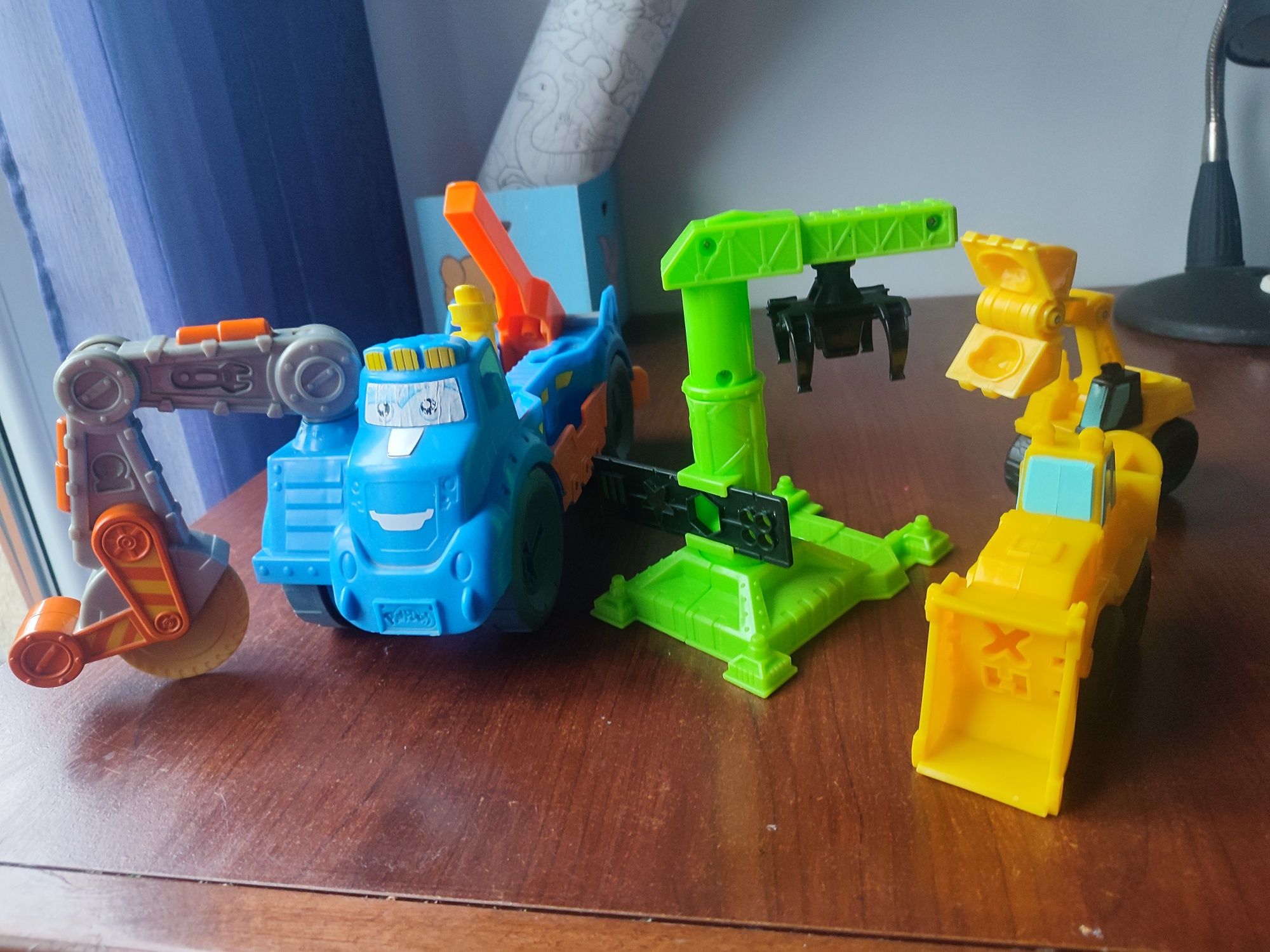 Play Doh Auto Buzz pracowita piła, dźwig i 2 pojazdy budowlane