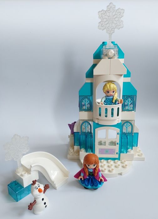 Duplo 10899 Disney Frozen Kraina lodu zamek Elsy z Olafem i Anną