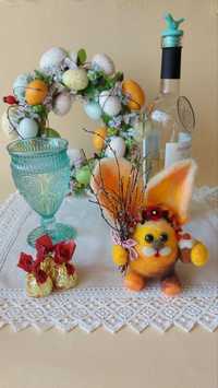 Інтер'єрна іграшка до Великодня - Зайченятко-яєчко "Радість у віночку"