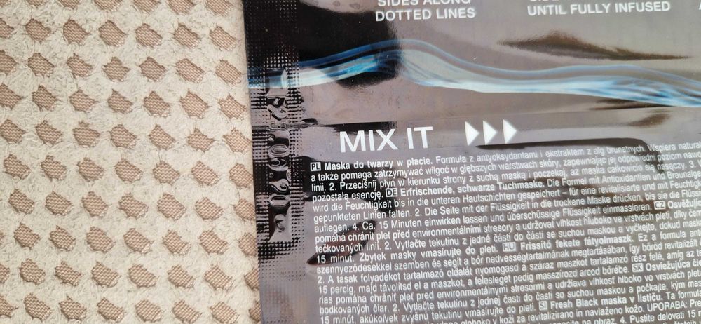 Avon oczyszczająco nawilżająca maska do twarzy Pollution Protect