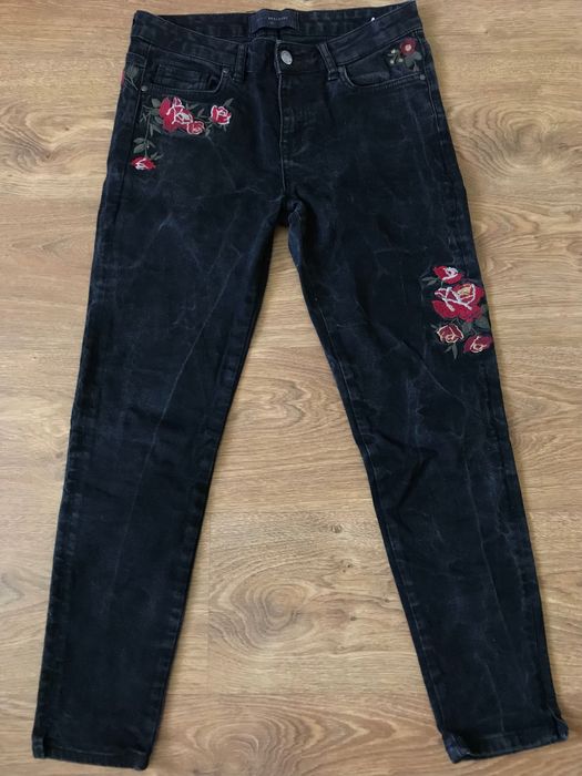 Czarne jeansy straight