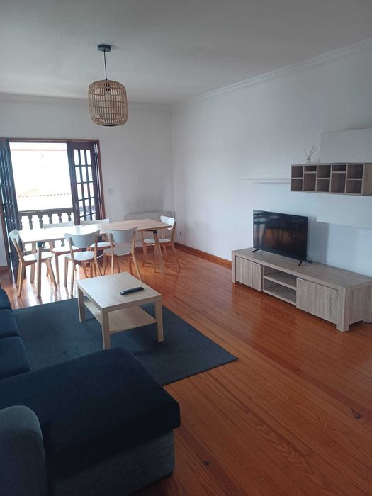 Arrendamento residencial de apartamento em rua Maria Júlia Borbon, 48