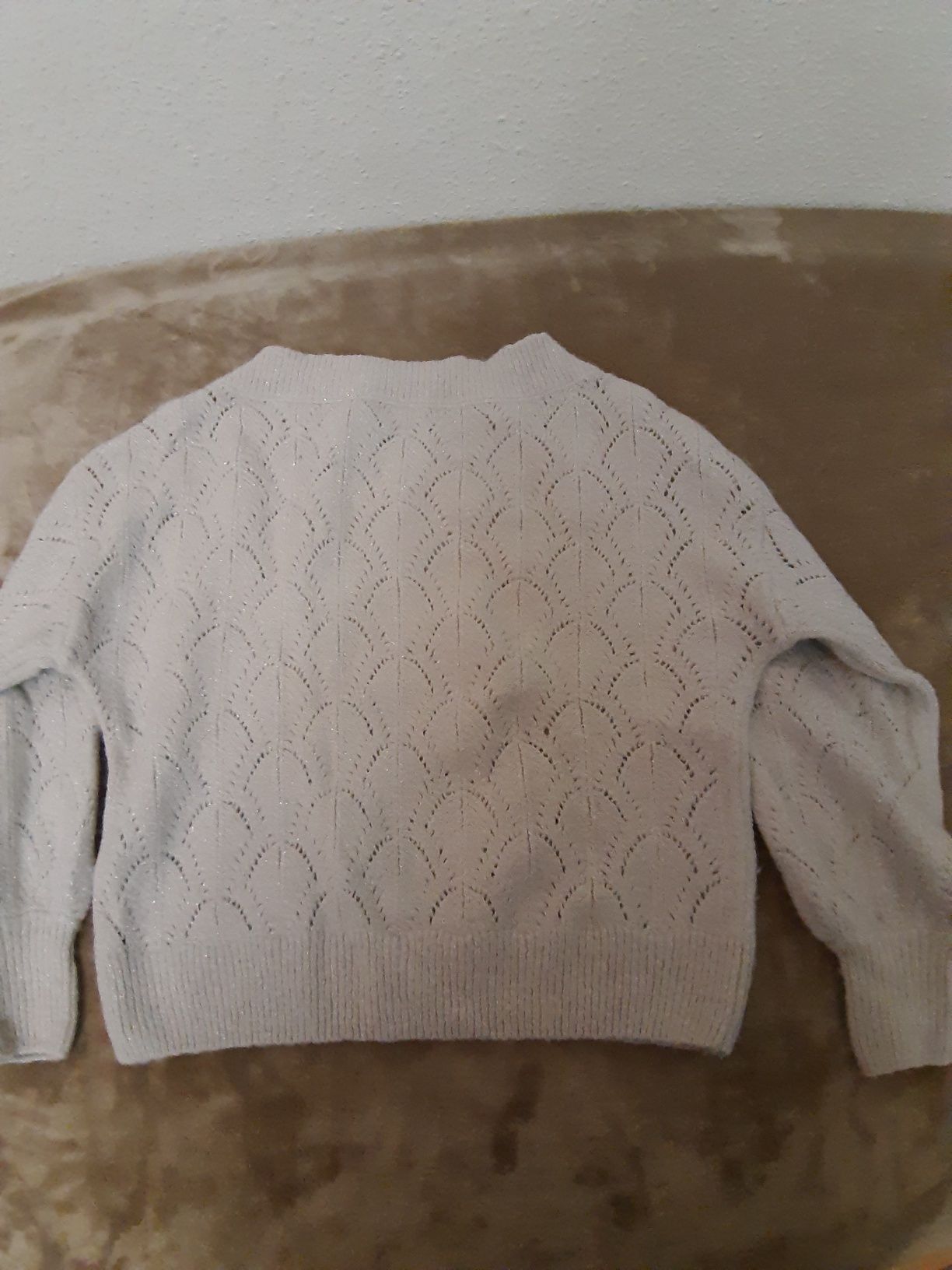Sweterek bluzka jasnoszary z nitką srebrną S/M