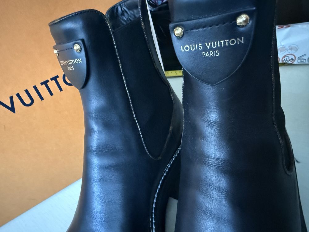 Louis Vuitton на 38 разм. Оригинал. Состояние новых.