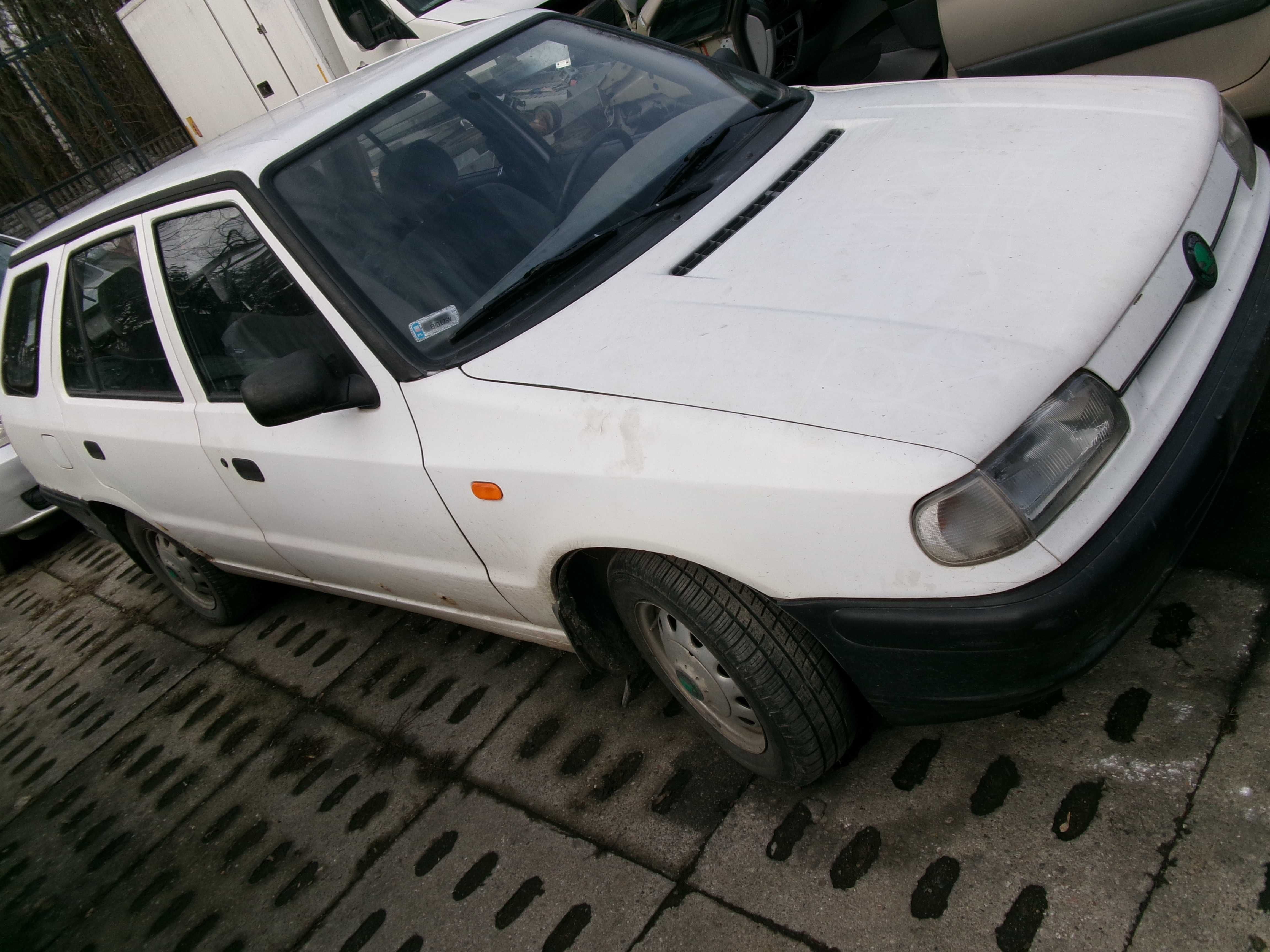 Skoda Felicia 1.6 benzyna 75KM w całości na części #240