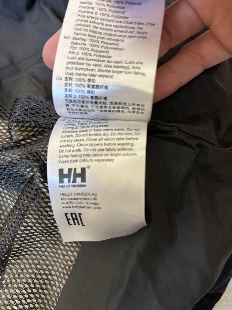 Helly Hansen męska czarna kurtka przejściowa przeciwdeszczowa wiosenna