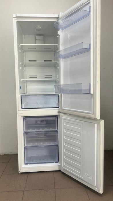 Холодильники з Європи бу Liebherr CBnes 2323