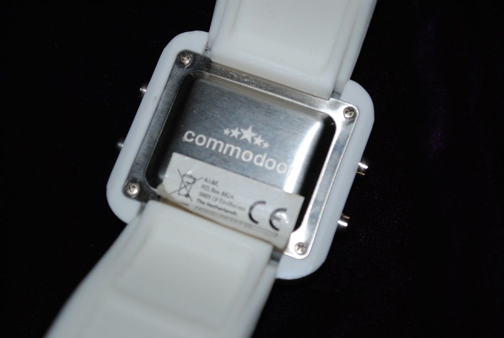 Новые Часы наручные LED Watch белые стильные модные на руку