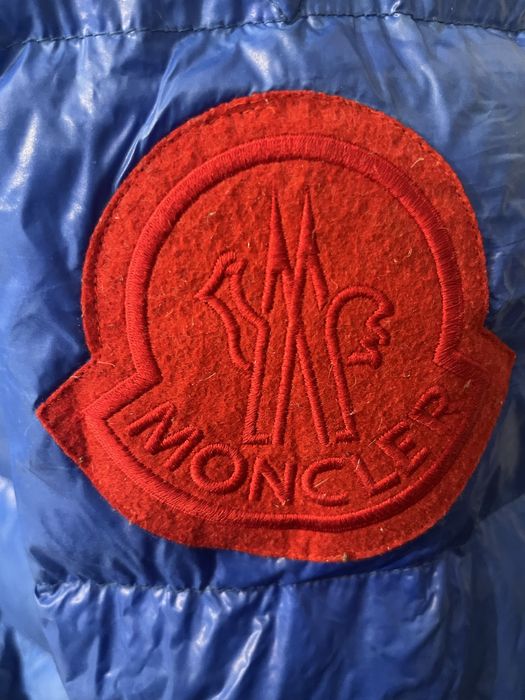 Niebieska kurtka moncler męska