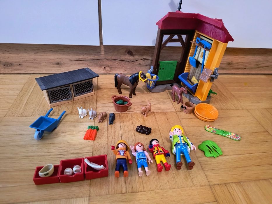 Playmobil country stadnina koni i klatki z królikami