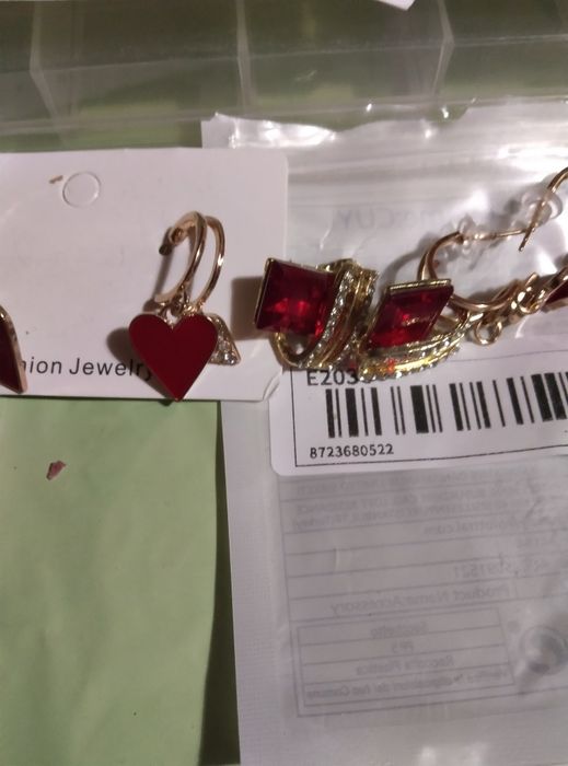 Кольца,сережки  нові.