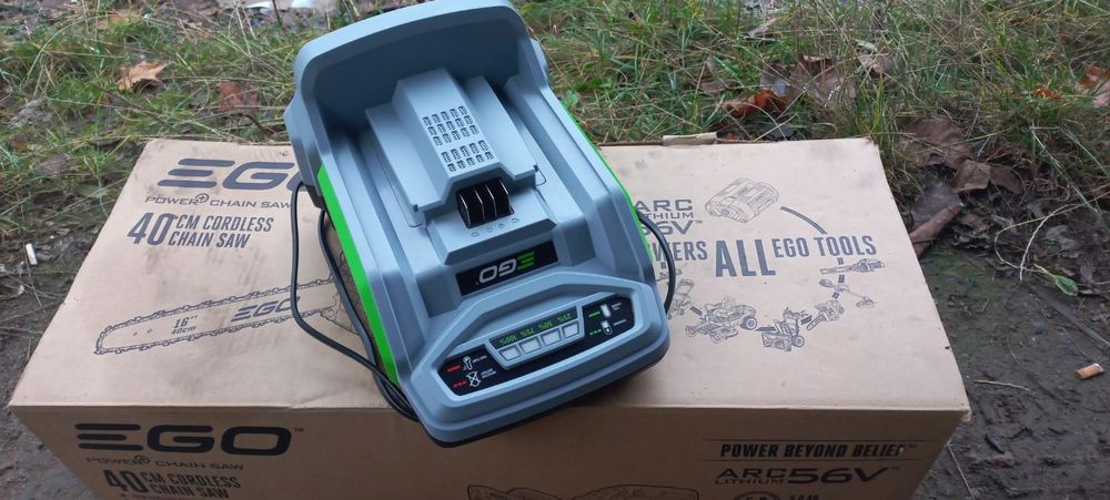 Зарядний пристрій EGO