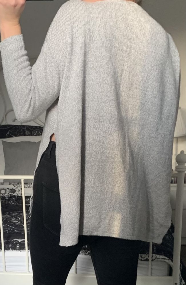 Szary sweter oversize z rozcięciami 36 S 38 M H&M