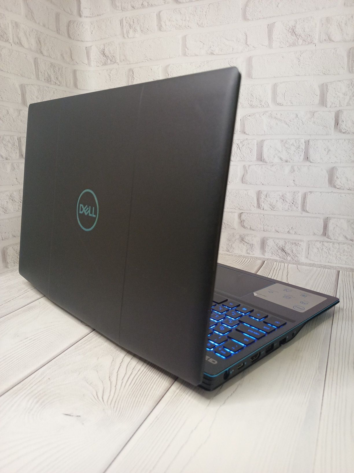 Геймерський ноутбук Dell G3 GTX 1660Ti 6Gb