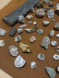 Mix minerałów skamielin i kryształów