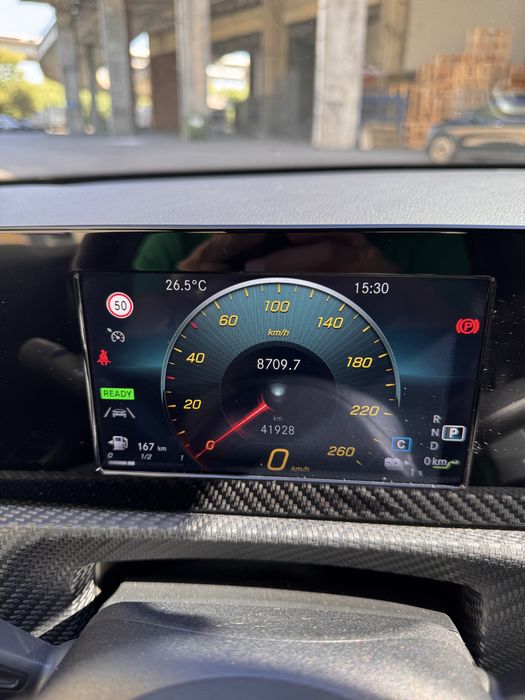 Mercedes A250e como novo