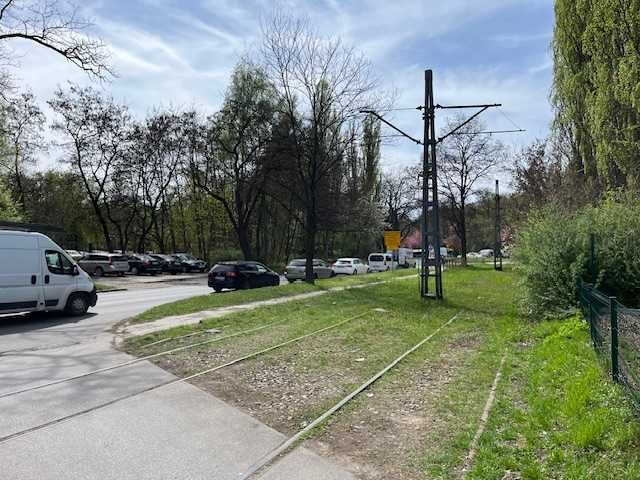 Nowa Huta ul. Mrozowa, ul. Ujastek 1, lokal - biuro 75 m2.