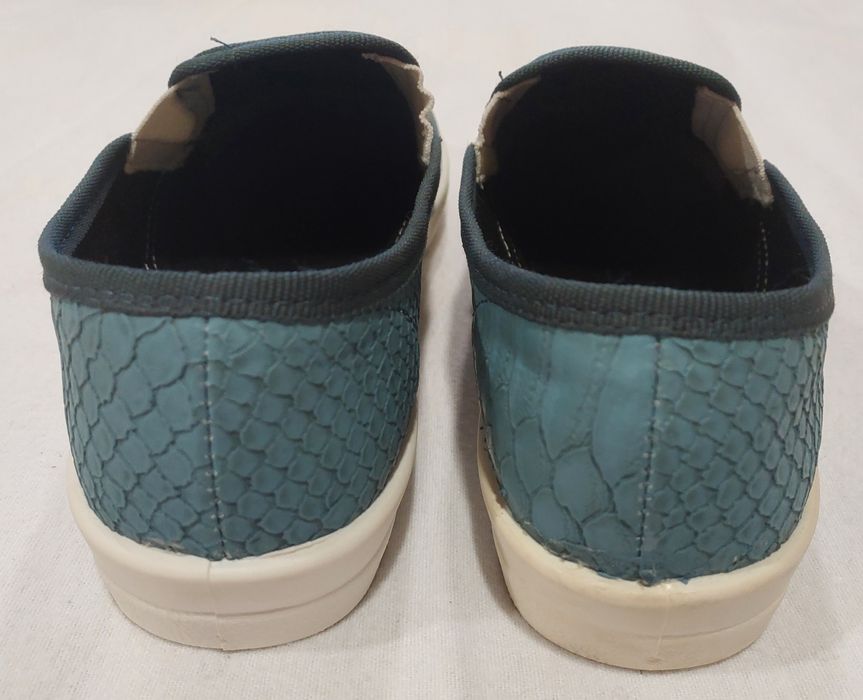 Slip On Mulher em Pele NOVOS, 37