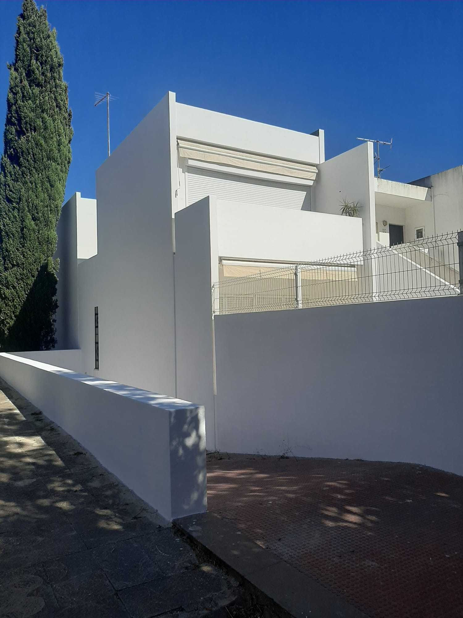 Vilamoura centro - r/c de moradia T2 com jardim