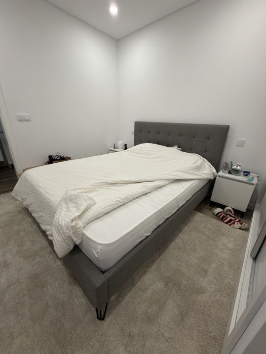 Cama de casal com estrado e colchão 160X200