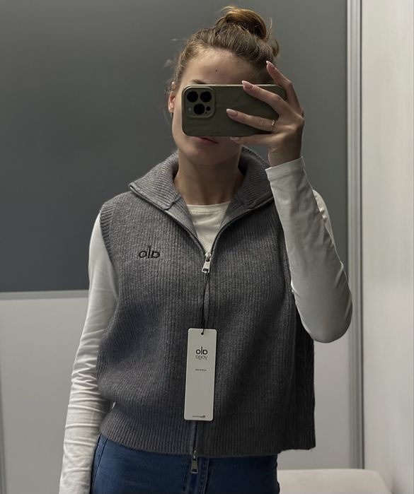 Жіноча трикотажна жилетка alo