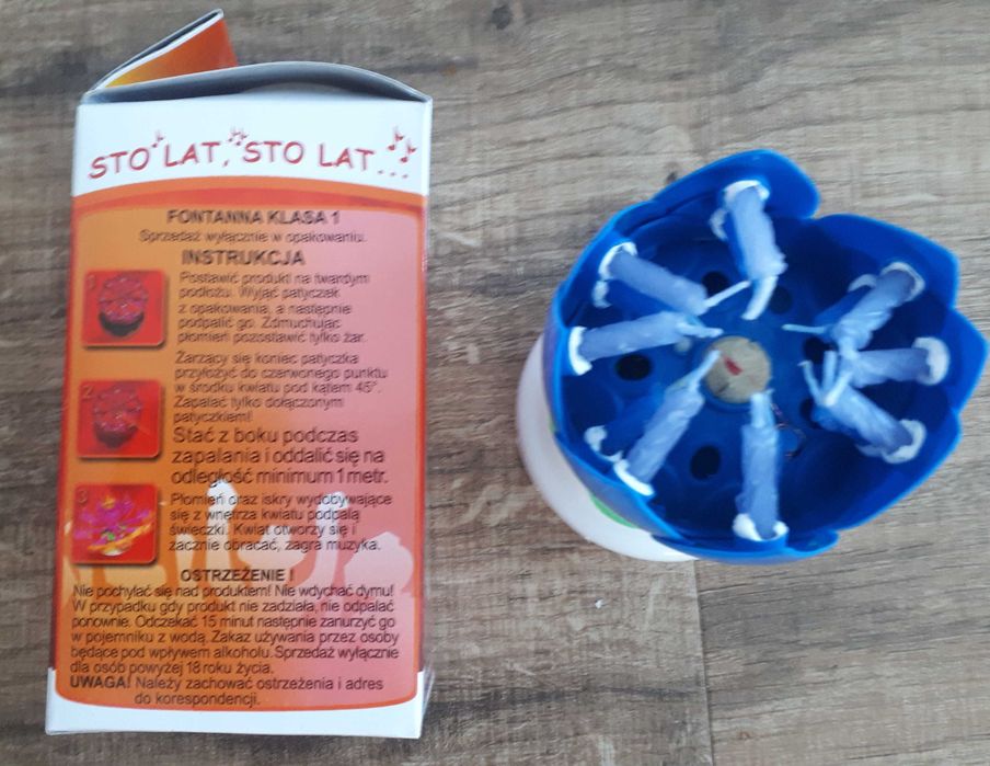 Świeczka grająco-tańcząca wielokolorowy kwiat